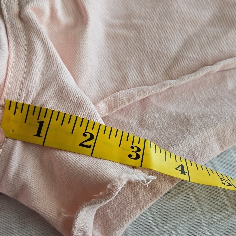 DL1961 Renee Cutoff Denim Shorts In Hibiscus Pastel Pink - Picture 12 of 12